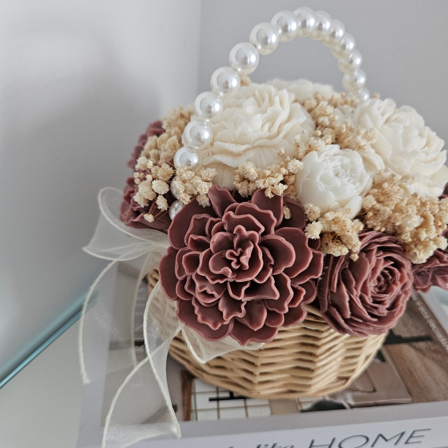 Panier de Fleurs Séchées Perles – Blanc & Rose Poudré